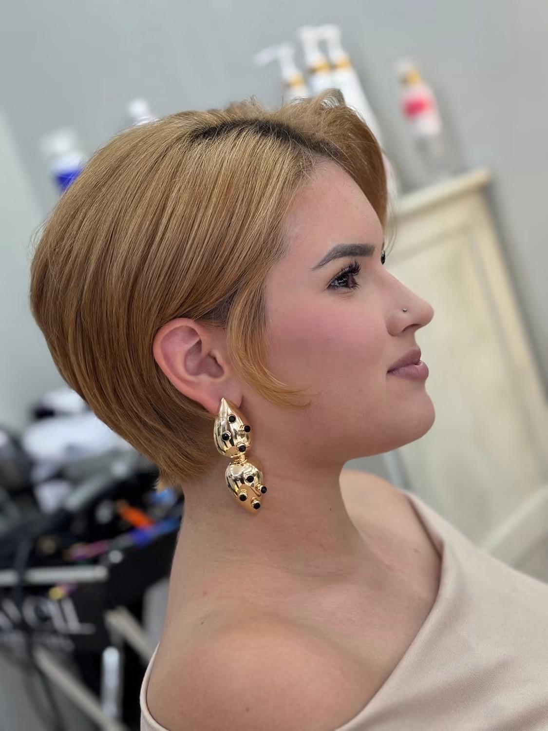 Morena iluminada longo